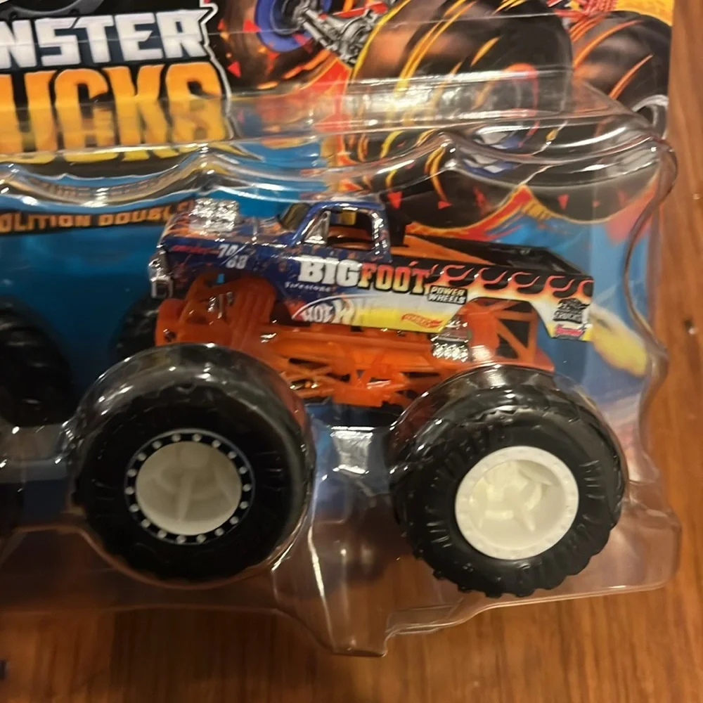 Hot Wheels Monster Truck Demolition Doubles Bigfoot Big Bite Big Foot Toy Truck